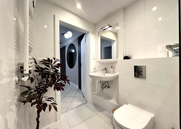 Wiezienna 21c - Parking & Lift - 200m Main Square *